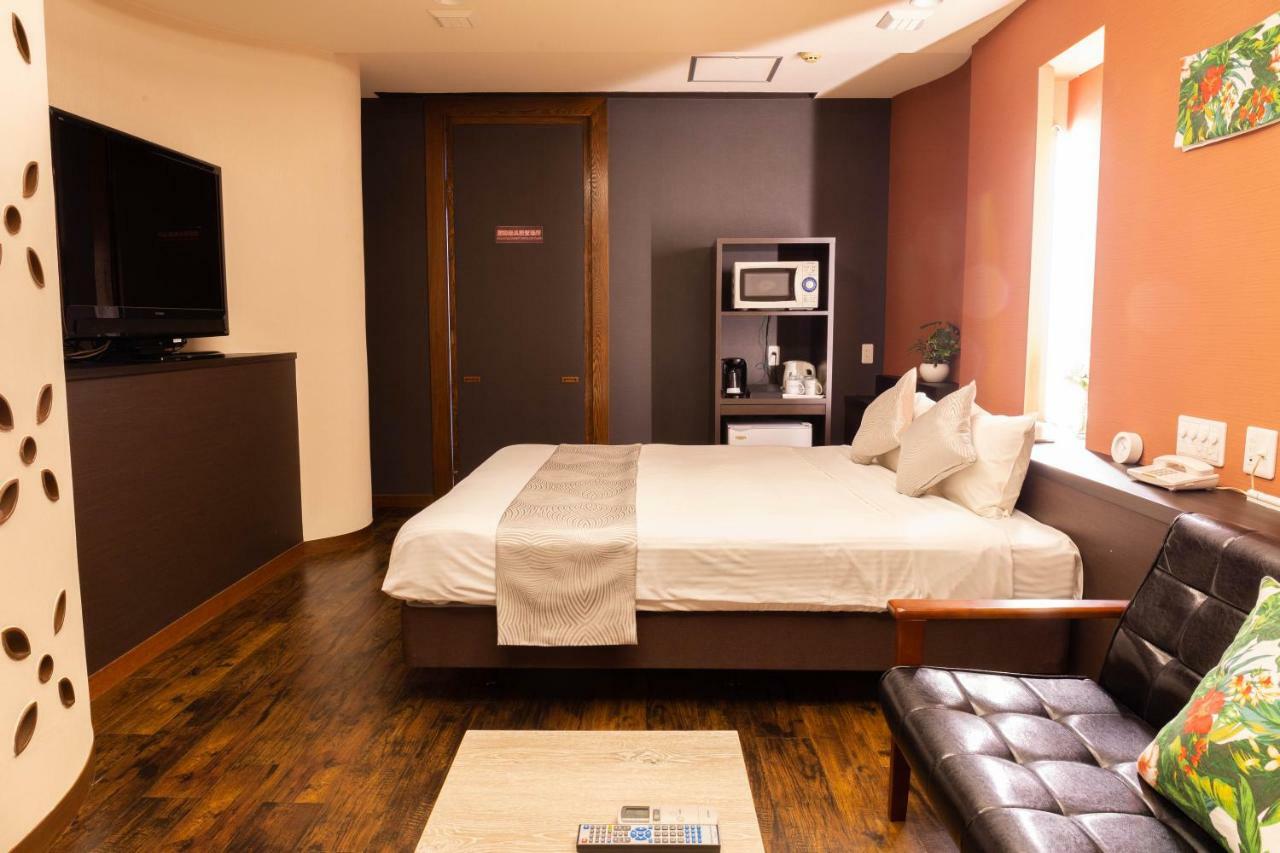 Nami No Ue Crystal Hotel Наха Экстерьер фото